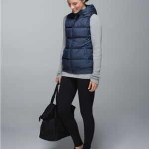 Lululemon Chilly Chill Puffy Vest Blue Reversible Goose Down EUC Sz.10